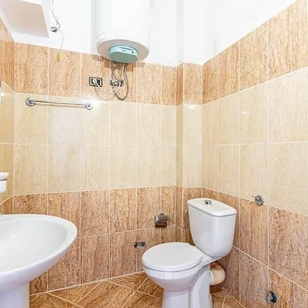 Radhima Res 8 - Two Bedroom, Sea View & Kitchen * Vlorë